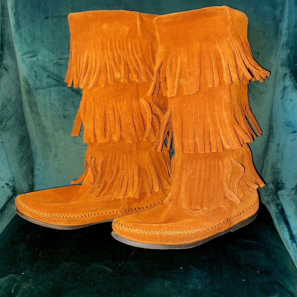 Minettonka NWOT Boots